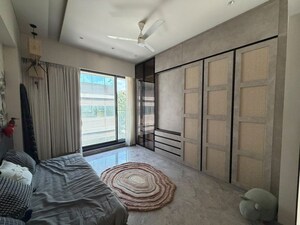 Room in 3 BHK Apartment at Juhu Road – for Sale