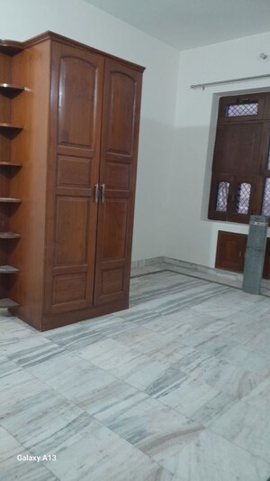 Furnished Amenities in 3 BHK Builder Floor at Sector 23 – for Rent