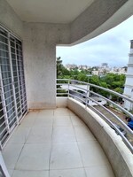 3.5 BHK 1600 Sq.Ft. Apartment in Clover Heights