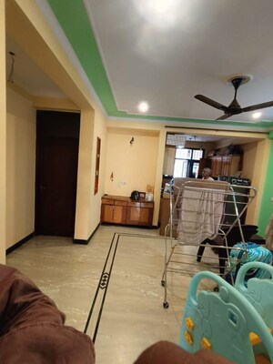 Team Area in 3 BHK Builder Floor at Sector 23 – for Rent