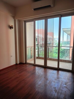 Room in 4 BHK Apartment at Adani Samsara, Sector 60 – for Rent
