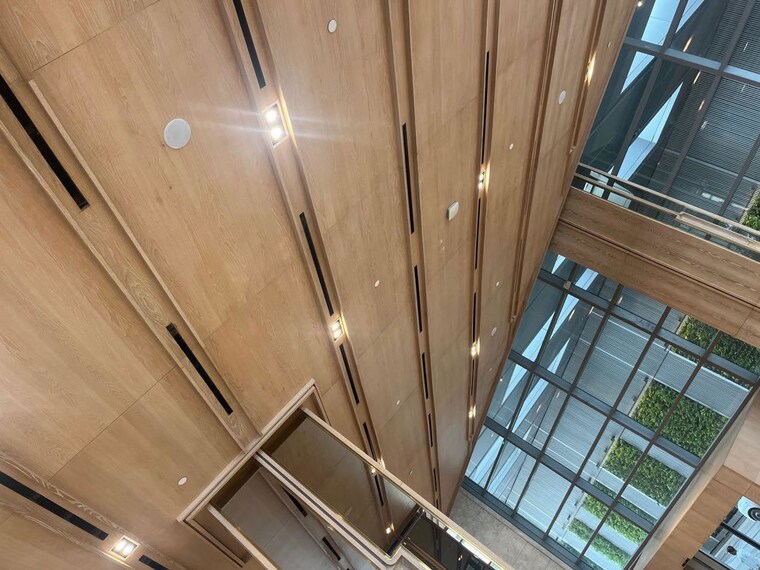 Balcony, one-lodha-place Commercial Office Space 685 Sq.Ft. In Lower Parel Mumbai 10682351