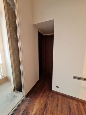 Room in 4 BHK Apartment at Omkar Alta Monte, Malad East – for Rent