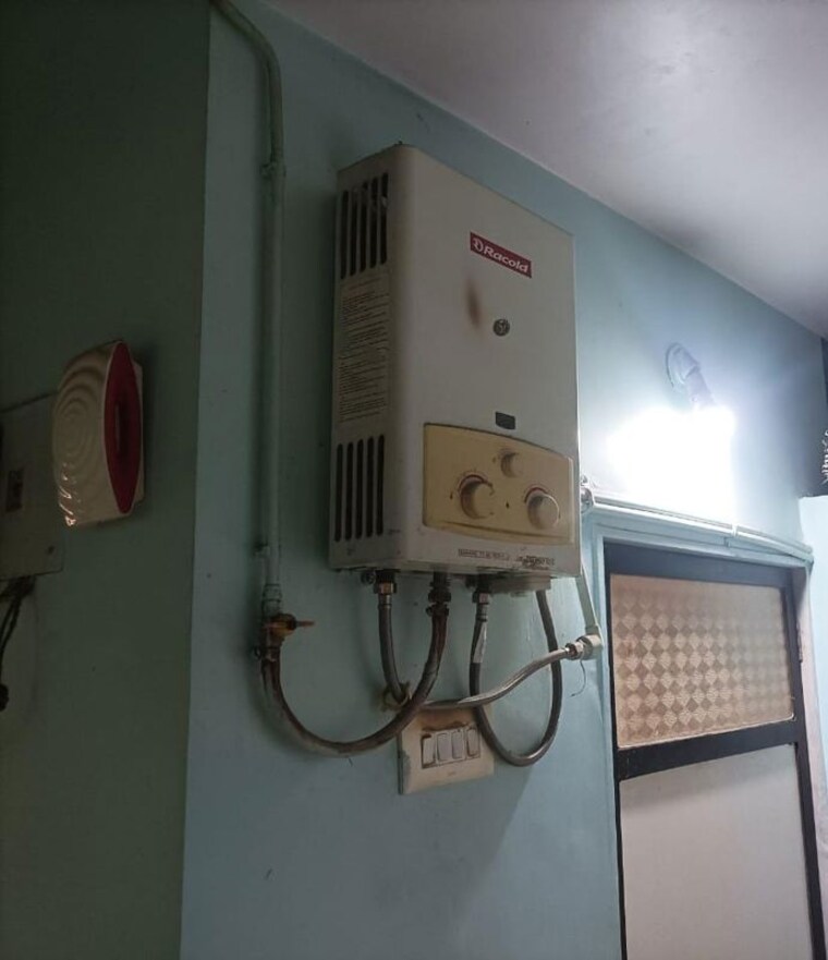 Bathroom, highland-residency-chsl 1 Bedroom 450 Sq.Ft. Apartment In Balkum Pada Thane 10682366