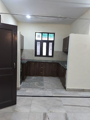 Bedroom in 3 BHK Builder Floor at Sector 39 – for Rent