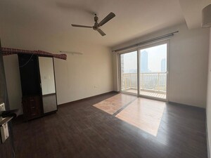 Room in 4 BHK Apartment at BPTP Mansions, Sector 66 – for Rent