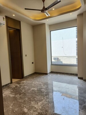 Room in 4 BHK Builder Floor at Suncity – for Sale