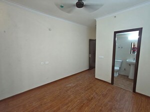 Room in 3 BHK Apartment at Samridhi Grand Avenue, Tech Zone 4 Greater Noida – for Rent