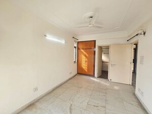Room in 3 BHK Apartment at Bhagwanti Apartment, Sector 56 – for Rent