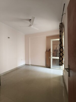 2 BHK Apartment For Rent in Supertech Ecociti, Sector 137