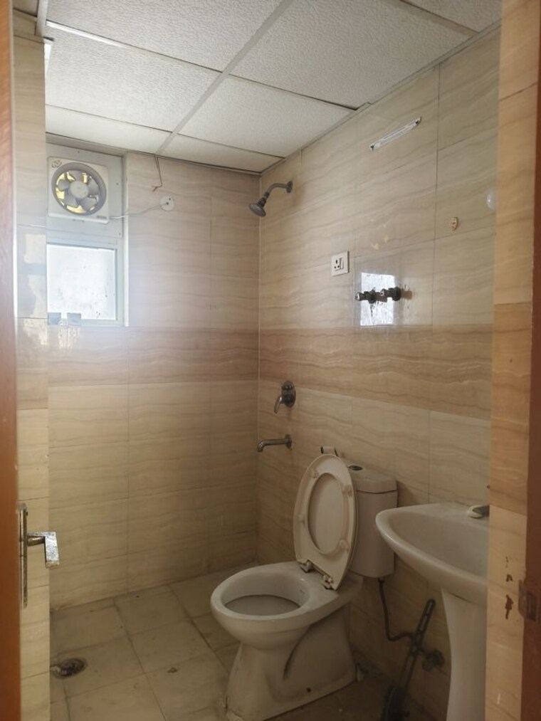 Bathroom, supertech-ecociti 2 Bedroom 890 Sq.Ft. Apartment In Sector 137 Noida 10682362