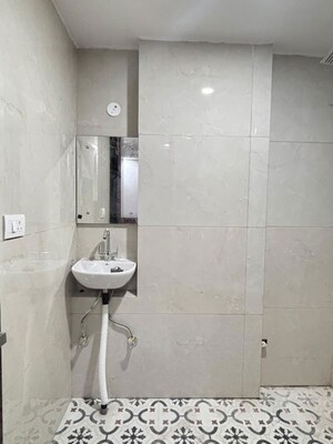Bathroom in 1 BHK Builder Floor at Sector 53 – for Rent