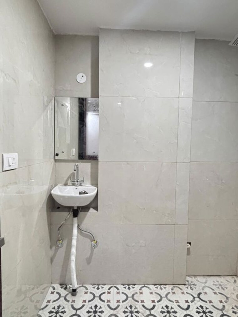 Bathroom, sector 53 1 Bedroom 550 Sq.Ft. Builder Floor In Sector 53 Gurgaon 10682402