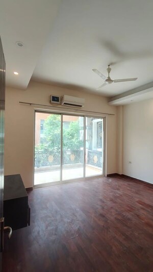 Room in 3 BHK Builder Floor at Ansal API Esencia, Sector 67 – for Rent