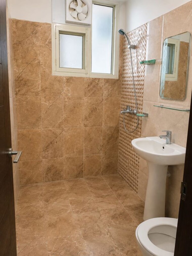 Bathroom, vip road 3 Bedroom 1960 Sq.Ft. Apartment In Vip Road Zirakpur 10682427