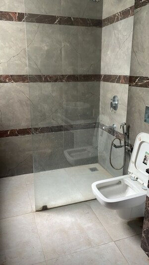 Bathroom in 3 BHK Apartment at Patiala Road – for Rent