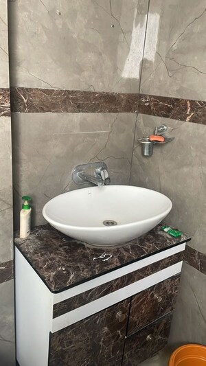 Bathroom in 3 BHK Apartment at Patiala Road – for Rent