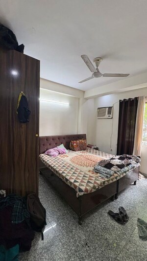 Bedroom in 3 BHK Builder Floor at Sector 47 – for Rent