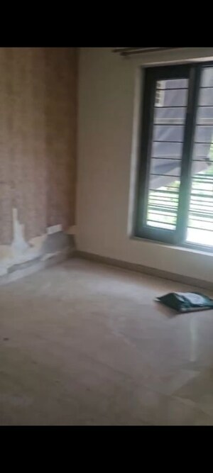 Room in 3 BHK Builder Floor at Sector 14 – for Sale