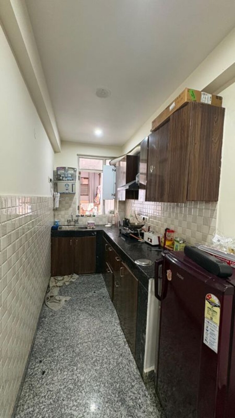 Kitchen, sector 31 3 Bedroom 2000 Sq.Ft. Builder Floor In Sector 31 Gurgaon 10682457