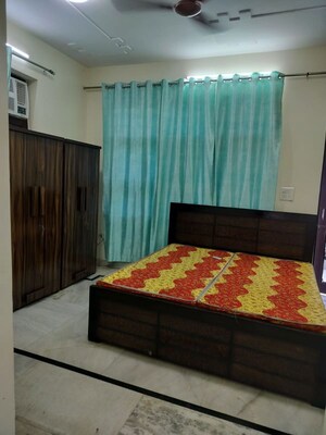 Bedroom in 3 BHK Builder Floor at Sector 31 – for Rent