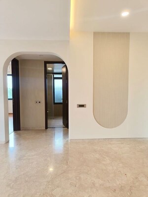 Room in 3 BHK Apartment at Vaishnavi Premiere, St Johns Road – for Rent
