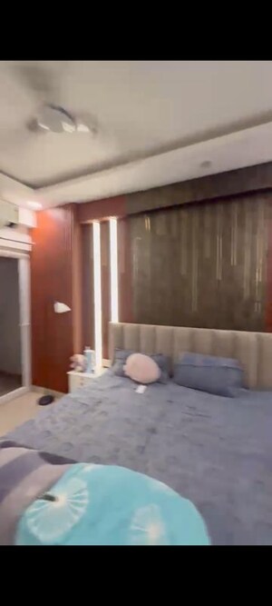 Living Room in 2.5 BHK Builder Floor at Express Zenith, Sector 77 – for Rent
