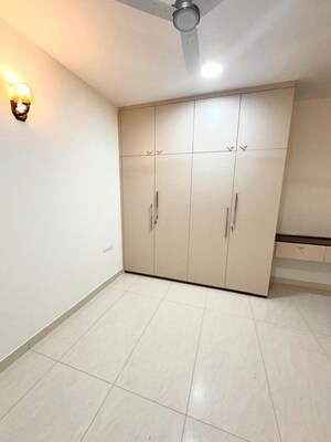 Room in 3 BHK Apartment at Prestige Beverly Hills, Kokapet – for Rent