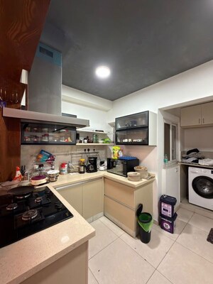 Team Area in 2 BHK Apartment at Garden Apartments, Vittal Mallya Road – for Rent