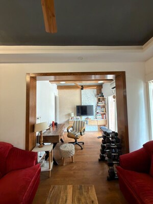 Parking in 2 BHK Apartment at Garden Apartments, Vittal Mallya Road – for Rent