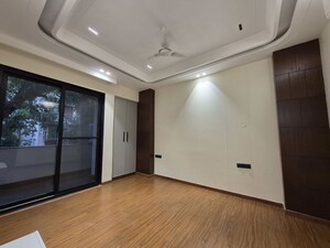 Room in 3 BHK Builder Floor at Sushant Lok I – for Rent
