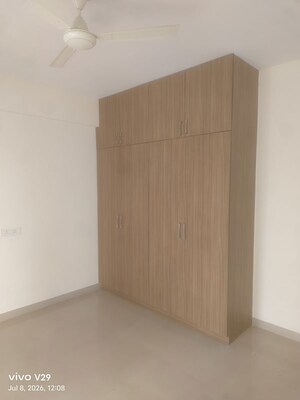 Room in 3 BHK Apartment at Unitech Uniworld City, Sector 30 – for Sale