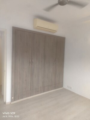 Room in 3 BHK Apartment at Unitech Uniworld City, Sector 30 – for Sale