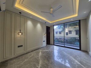 Room in 3 BHK Builder Floor at Sushant Lok I – for Rent