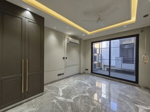 Room in 3 BHK Builder Floor at Sushant Lok I – for Rent