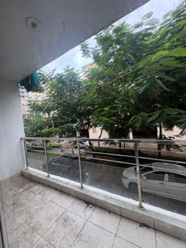 Balcony, vip road 2 Bedroom 1550 Sq.Ft. Apartment In Vip Road Zirakpur 10682532