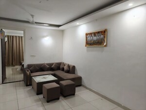 2 BHK Apartment For Rent in Vip Road
