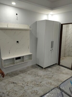 Room in 1 RK Builder Floor at Sector 40 – for Rent