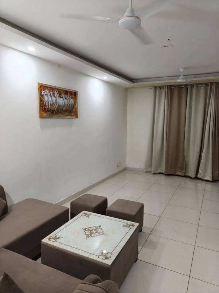 Living Room, vip road 2 Bedroom 1250 Sq.Ft. Apartment In Vip Road Zirakpur 10682546