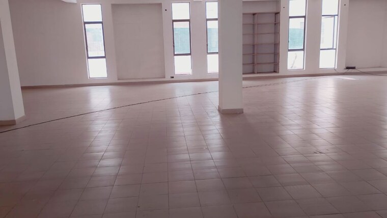 Floor Plan, sector 63 Commercial Office Space 5000 Sq.Ft. In Sector 63 Noida 10682555