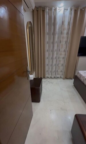 Team Area in 3 BHK Builder Floor at Subhash Nagar – for Rent