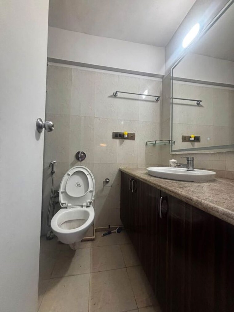 Bathroom, nahar-amrit-shakti 3 Bedroom 2600 Sq.Ft. Apartment In Chandivali Mumbai 10682547