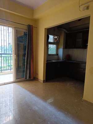 Room in 2.5 BHK Apartment at Saviour Green Arch, Tech Zone 4 Greater Noida – for Rent