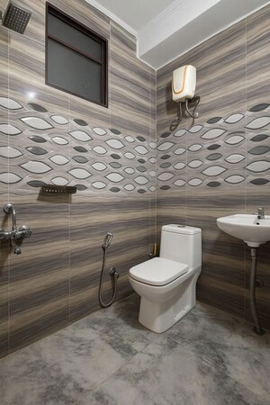 Bathroom in 2 BHK Builder Floor at Sector 46 – for Rent
