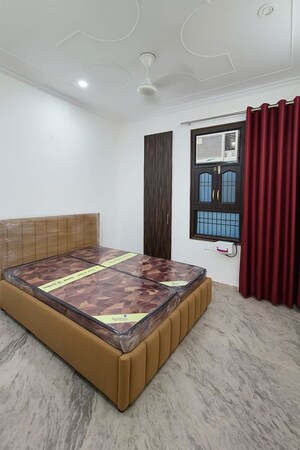 Bedroom in 2 BHK Builder Floor at Sector 46 – for Rent