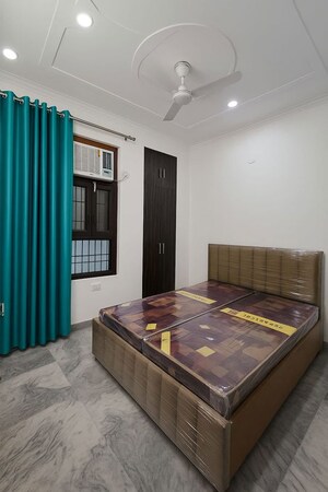 Bedroom in 2 BHK Builder Floor at Sector 46 – for Rent