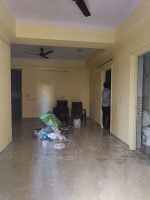 Room in 2.5 BHK Apartment at Saviour Green Arch, Tech Zone 4 Greater Noida – for Sale