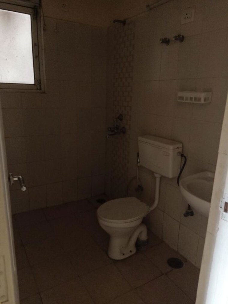 Bathroom, shree-vardhman-mantra 2 Bedroom 800 Sq.Ft. Apartment In Sector 67 Gurgaon 10682597