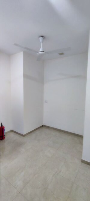 Room in 1.5 BHK Apartment at Hiranandani The Walk Castalia, Ghodbunder Road – for Sale