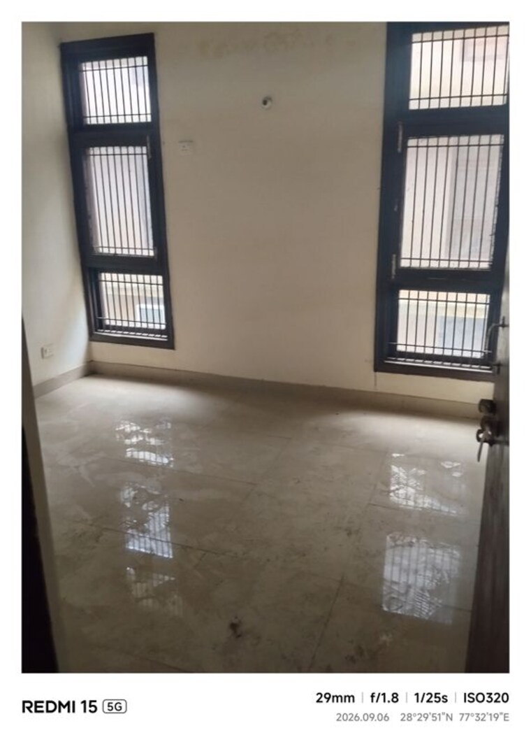 Room, upsidc site b 2 Bedroom 87 Sq.Mt. Apartment In Upsidc Site B Greater Noida 10682608